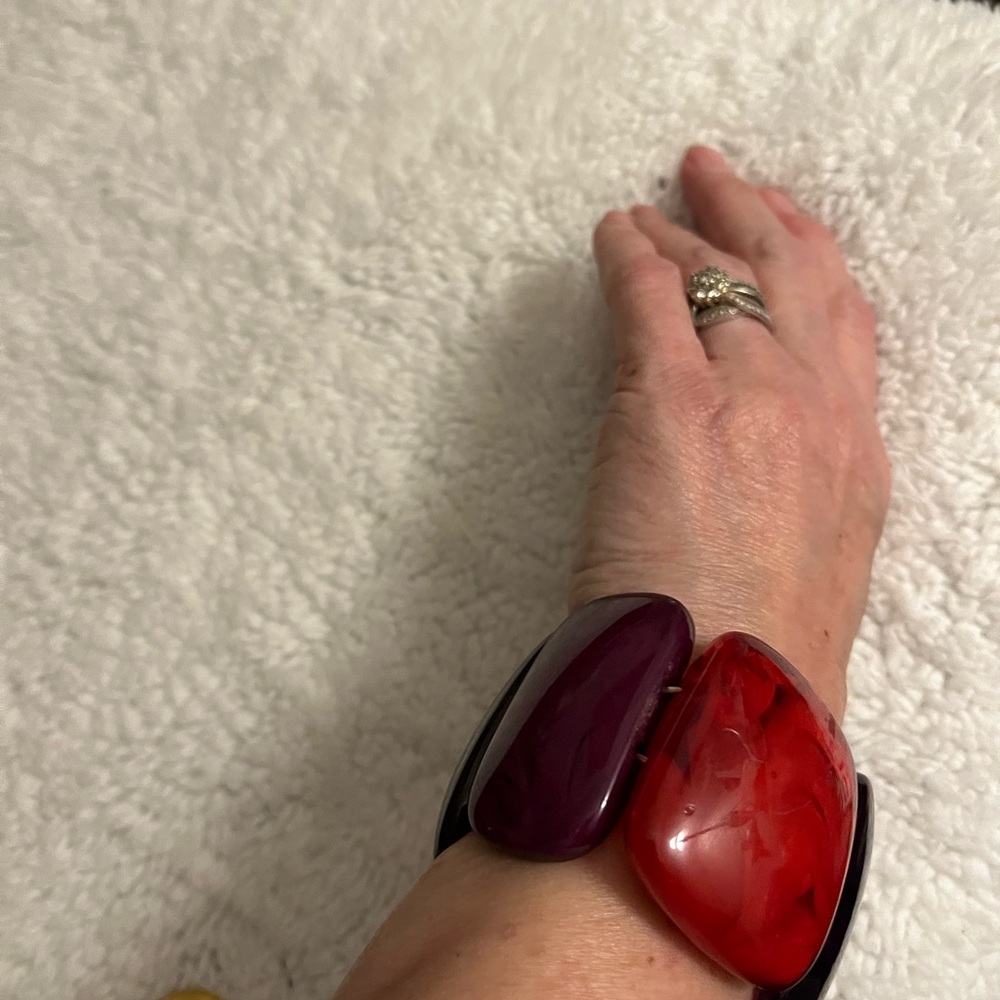 Bundle: Assorted Vintage Bracelets & Necklaces In… - image 7